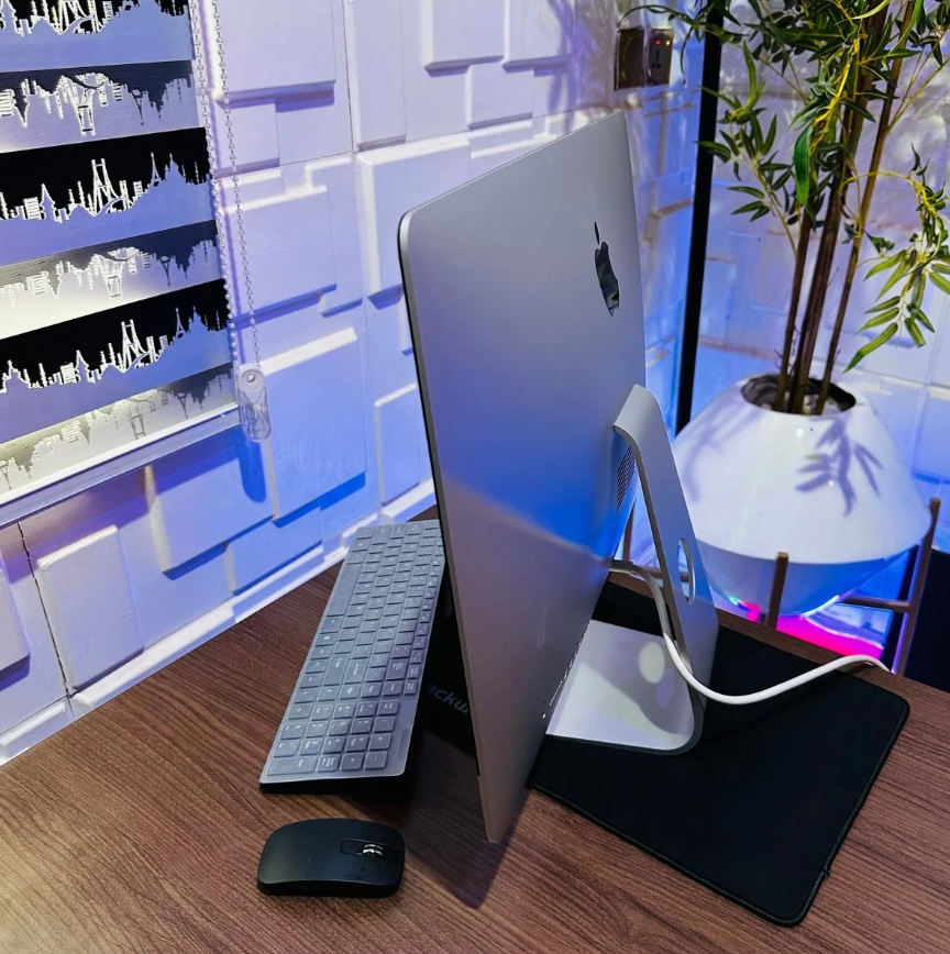 Apple iMac 21.5-Inch 2017 | 7th Gen Core i5 | 8GB RAM | 1TB HDD | Full HD