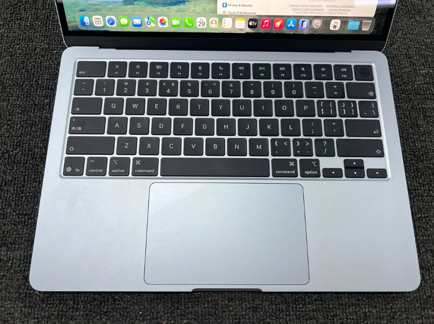 MacBook Air 13″ 2025 M4 16GB 256GB