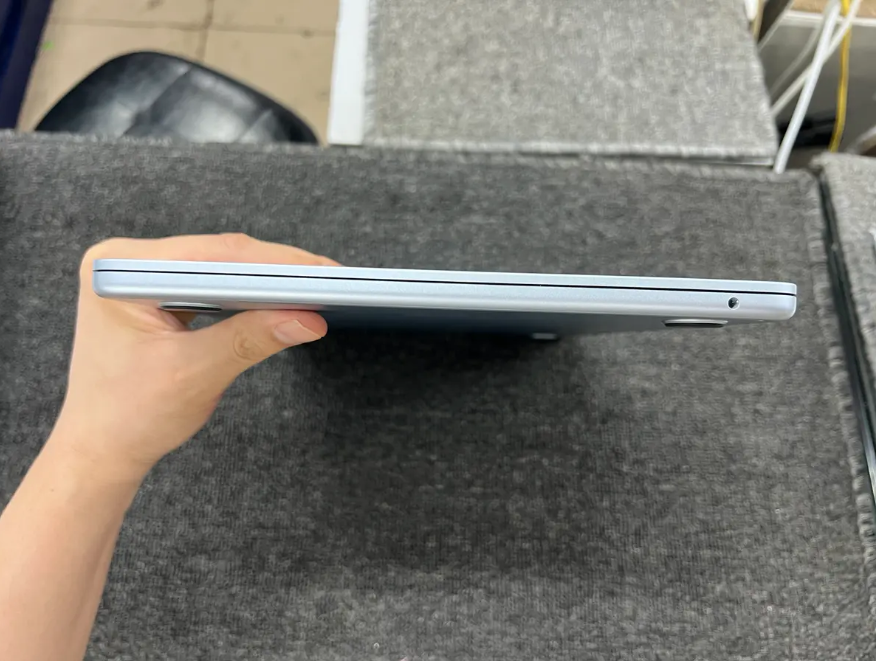 MacBook Air 13″ 2025 M4 16GB 256GB